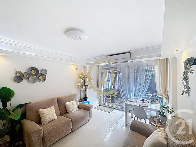 Appartement F4 &agrave; vendre - 4 pi&egrave;ces - 62,02 m2 - Cannes La Bocca - 06 - PROVENCE-ALPES-COTE-D-AZUR