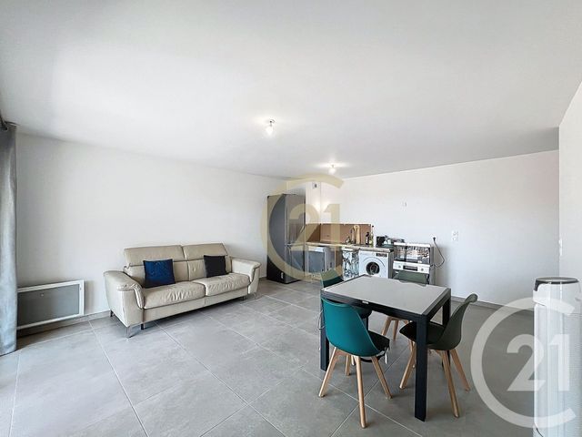Appartement T2 &agrave; louer - 2 pi&egrave;ces - 49,44 m2 - Cannes La Bocca - 06 - PROVENCE-ALPES-COTE-D-AZUR