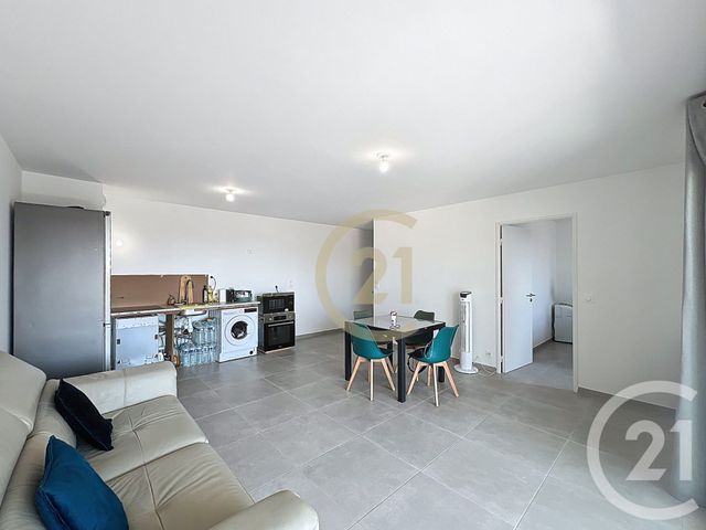 Appartement T2 &agrave; louer - 2 pi&egrave;ces - 49,44 m2 - Cannes La Bocca - 06 - PROVENCE-ALPES-COTE-D-AZUR