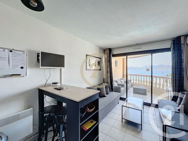 Appartement T2 &agrave; louer - 2 pi&egrave;ces - 24,80 m2 - Cannes La Bocca - 06 - PROVENCE-ALPES-COTE-D-AZUR