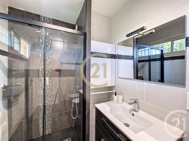 Appartement F2 &agrave; louer - 2 pi&egrave;ces - 45,34 m2 - Cannes La Bocca - 06 - PROVENCE-ALPES-COTE-D-AZUR