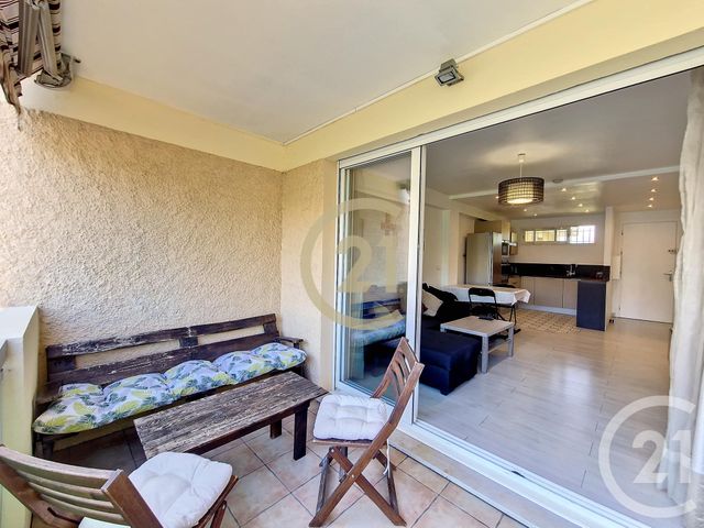 Appartement F2 &agrave; louer - 2 pi&egrave;ces - 45,34 m2 - Cannes La Bocca - 06 - PROVENCE-ALPES-COTE-D-AZUR