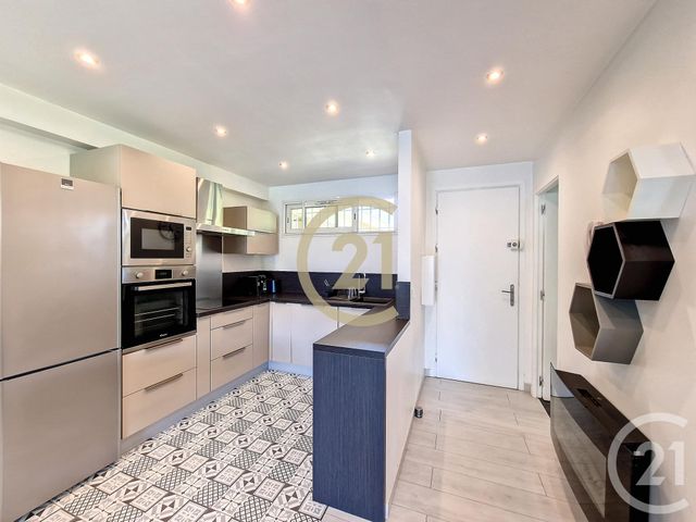 Appartement F2 &agrave; louer - 2 pi&egrave;ces - 45,34 m2 - Cannes La Bocca - 06 - PROVENCE-ALPES-COTE-D-AZUR