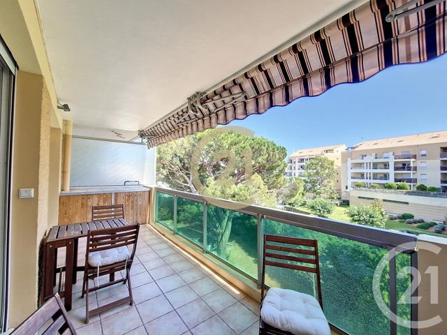 Appartement F2 &agrave; louer - 2 pi&egrave;ces - 45,34 m2 - Cannes La Bocca - 06 - PROVENCE-ALPES-COTE-D-AZUR