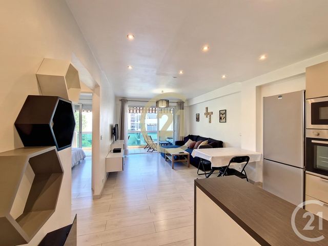 Appartement F2 &agrave; louer - 2 pi&egrave;ces - 45,34 m2 - Cannes La Bocca - 06 - PROVENCE-ALPES-COTE-D-AZUR