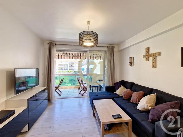 Appartement F2 &agrave; louer - 2 pi&egrave;ces - 45,34 m2 - Cannes La Bocca - 06 - PROVENCE-ALPES-COTE-D-AZUR
