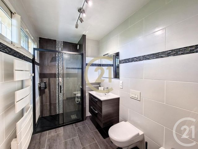 Appartement F2 &agrave; louer - 2 pi&egrave;ces - 45,34 m2 - Cannes La Bocca - 06 - PROVENCE-ALPES-COTE-D-AZUR