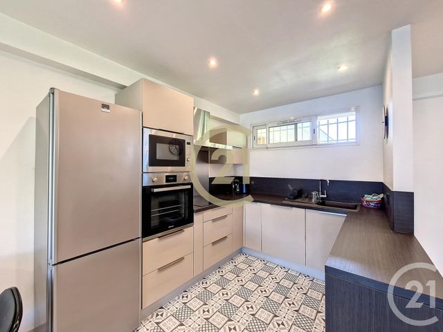Appartement F2 &agrave; louer - 2 pi&egrave;ces - 45,34 m2 - Cannes La Bocca - 06 - PROVENCE-ALPES-COTE-D-AZUR