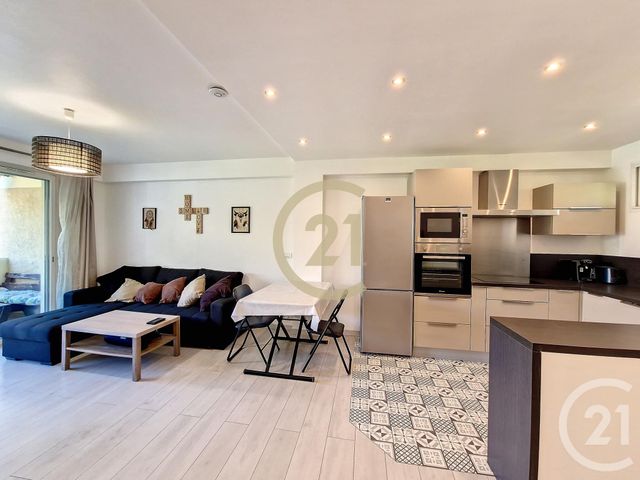 Appartement F2 &agrave; louer - 2 pi&egrave;ces - 45,34 m2 - Cannes La Bocca - 06 - PROVENCE-ALPES-COTE-D-AZUR