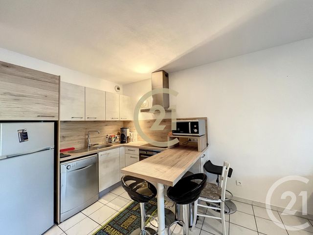Appartement F2 &agrave; louer - 2 pi&egrave;ces - 45,80 m2 - Cannes La Bocca - 06 - PROVENCE-ALPES-COTE-D-AZUR