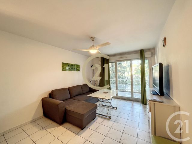 Appartement F2 &agrave; louer - 2 pi&egrave;ces - 45,80 m2 - Cannes La Bocca - 06 - PROVENCE-ALPES-COTE-D-AZUR