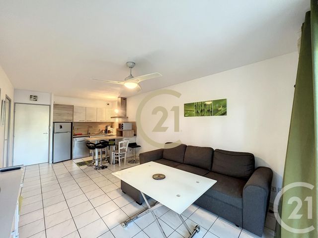 Appartement F2 &agrave; louer - 2 pi&egrave;ces - 45,80 m2 - Cannes La Bocca - 06 - PROVENCE-ALPES-COTE-D-AZUR