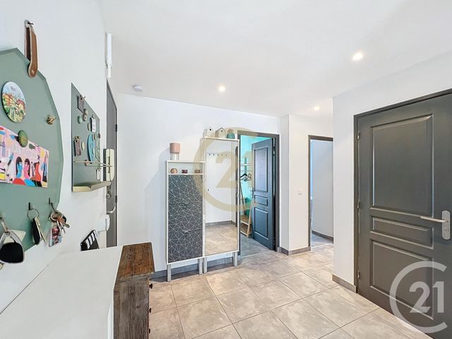 Appartement Studio &agrave; louer - 4 pi&egrave;ces - 68,11 m2 - Cannes La Bocca - 06 - PROVENCE-ALPES-COTE-D-AZUR