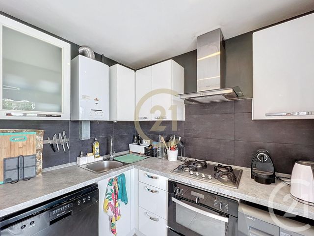 Appartement Studio &agrave; louer - 4 pi&egrave;ces - 68,11 m2 - Cannes La Bocca - 06 - PROVENCE-ALPES-COTE-D-AZUR