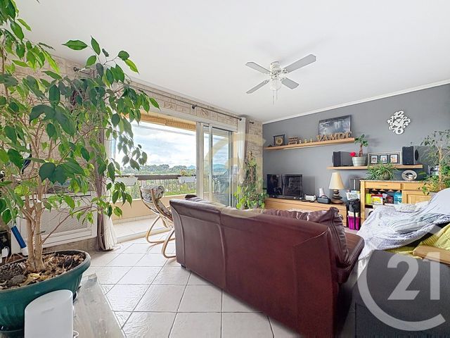 Appartement F5 &agrave; vendre - 5 pi&egrave;ces - 93,82 m2 - Cannes La Bocca - 06 - PROVENCE-ALPES-COTE-D-AZUR