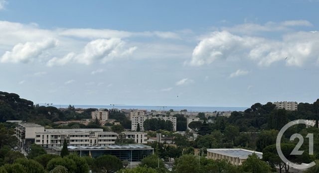 Appartement F5 &agrave; vendre - 5 pi&egrave;ces - 93,82 m2 - Cannes La Bocca - 06 - PROVENCE-ALPES-COTE-D-AZUR