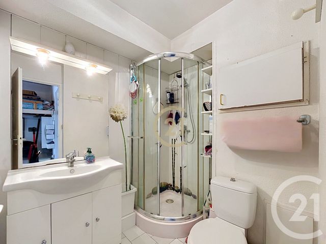 Appartement Studio &agrave; vendre - 1 pi&egrave;ce - 22,85 m2 - Cannes La Bocca - 06 - PROVENCE-ALPES-COTE-D-AZUR