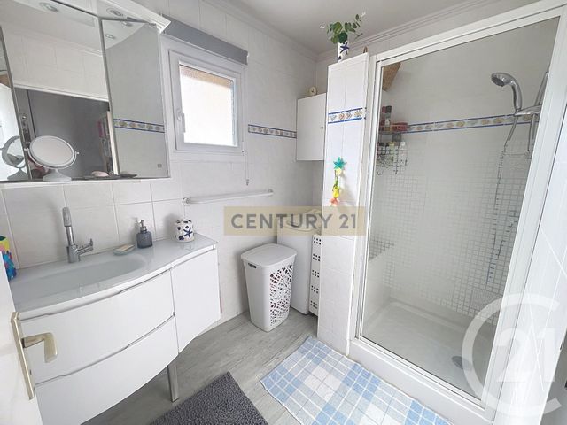 Appartement F3 &agrave; vendre - 3 pi&egrave;ces - 65,25 m2 - Cannes La Bocca - 06 - PROVENCE-ALPES-COTE-D-AZUR
