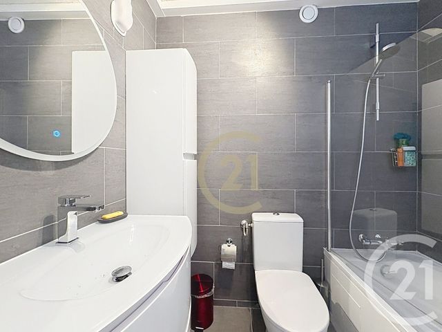 Appartement F3 &agrave; vendre - 3 pi&egrave;ces - 70,44 m2 - Cannes La Bocca - 06 - PROVENCE-ALPES-COTE-D-AZUR