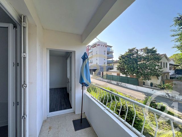 Appartement F3 &agrave; louer - 3 pi&egrave;ces - 56,27 m2 - Cannes - 06 - PROVENCE-ALPES-COTE-D-AZUR
