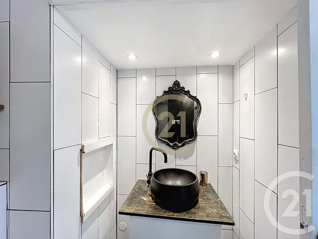 Appartement T2 &agrave; vendre - 2 pi&egrave;ces - 29,60 m2 - Cannes La Bocca - 06 - PROVENCE-ALPES-COTE-D-AZUR