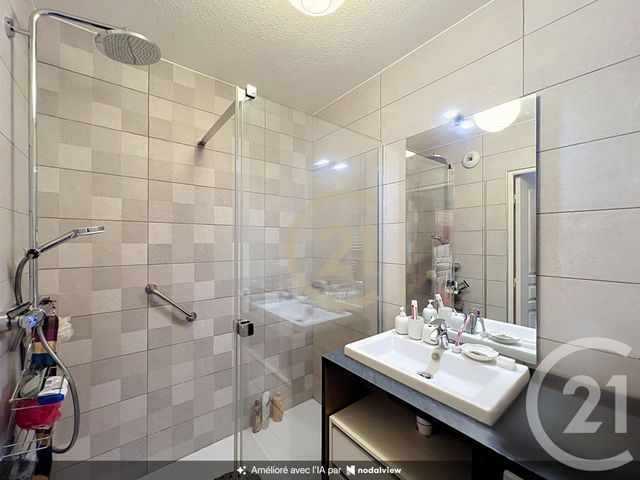 Appartement T3 &agrave; louer - 3 pi&egrave;ces - 67,24 m2 - Cannes La Bocca - 06 - PROVENCE-ALPES-COTE-D-AZUR