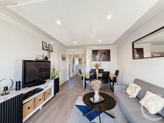 Appartement F3 &agrave; louer - 3 pi&egrave;ces - 58,86 m2 - Cannes La Bocca - 06 - PROVENCE-ALPES-COTE-D-AZUR