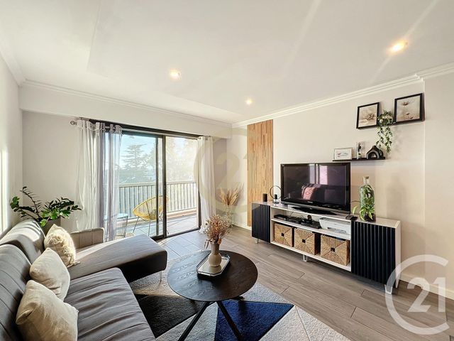 Appartement F3 &agrave; louer - 3 pi&egrave;ces - 58,86 m2 - Cannes La Bocca - 06 - PROVENCE-ALPES-COTE-D-AZUR