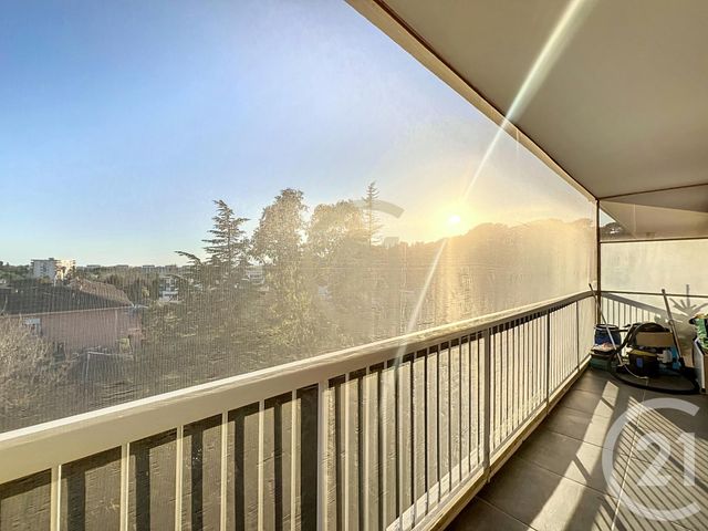 Appartement F3 &agrave; louer - 3 pi&egrave;ces - 58,86 m2 - Cannes La Bocca - 06 - PROVENCE-ALPES-COTE-D-AZUR