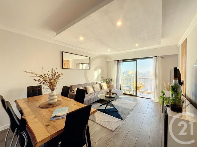Appartement F3 &agrave; louer - 3 pi&egrave;ces - 58,86 m2 - Cannes La Bocca - 06 - PROVENCE-ALPES-COTE-D-AZUR