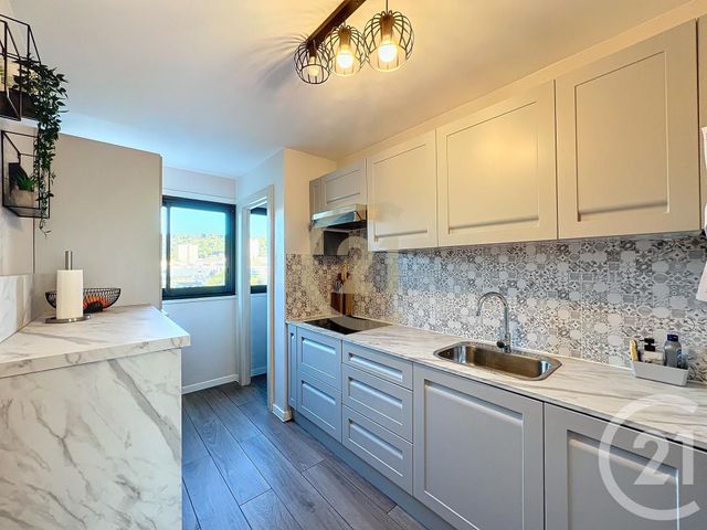 Appartement F3 &agrave; louer - 3 pi&egrave;ces - 58,86 m2 - Cannes La Bocca - 06 - PROVENCE-ALPES-COTE-D-AZUR