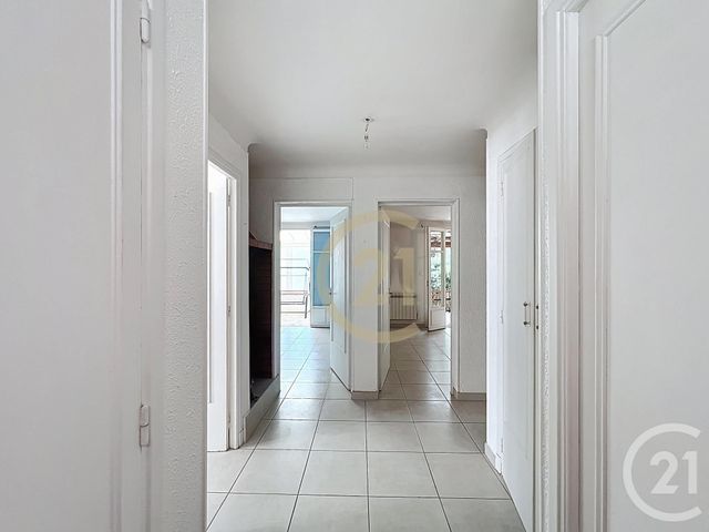 Appartement F3 &agrave; louer - 3 pi&egrave;ces - 62,04 m2 - Cannes La Bocca - 06 - PROVENCE-ALPES-COTE-D-AZUR
