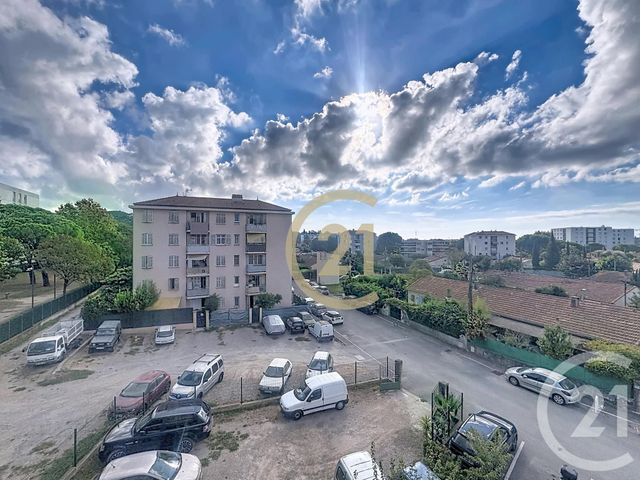 Appartement T4 &agrave; vendre - 4 pi&egrave;ces - 60,81 m2 - Cannes La Bocca - 06 - PROVENCE-ALPES-COTE-D-AZUR