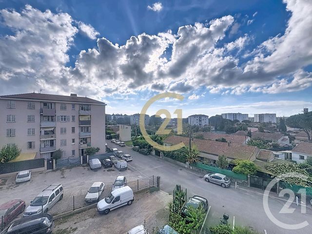 Appartement T4 &agrave; vendre - 4 pi&egrave;ces - 60,81 m2 - Cannes La Bocca - 06 - PROVENCE-ALPES-COTE-D-AZUR