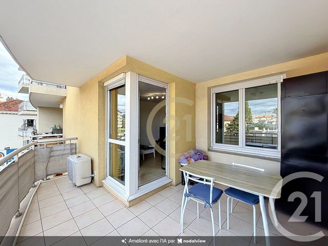 Appartement F2 &agrave; louer - 2 pi&egrave;ces - 33,43 m2 - Cannes La Bocca - 06 - PROVENCE-ALPES-COTE-D-AZUR