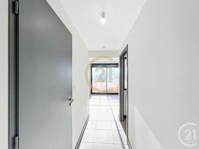 Appartement Studio Cabine &agrave; louer - 1 pi&egrave;ce - 31,32 m2 - Cannes La Bocca - 06 - PROVENCE-ALPES-COTE-D-AZUR