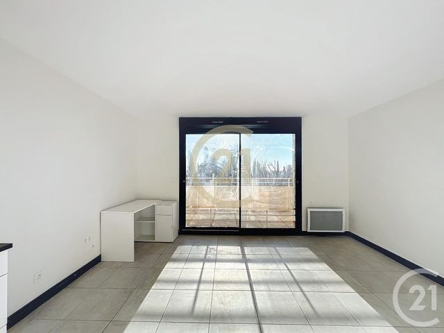 Appartement Studio Cabine &agrave; louer - 1 pi&egrave;ce - 31,32 m2 - Cannes La Bocca - 06 - PROVENCE-ALPES-COTE-D-AZUR