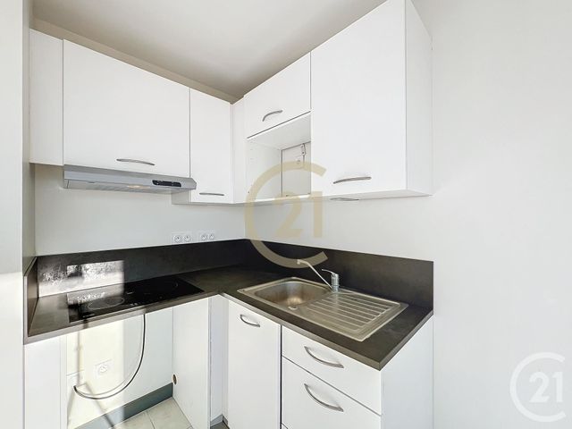 Appartement Studio Cabine &agrave; louer - 1 pi&egrave;ce - 31,32 m2 - Cannes La Bocca - 06 - PROVENCE-ALPES-COTE-D-AZUR