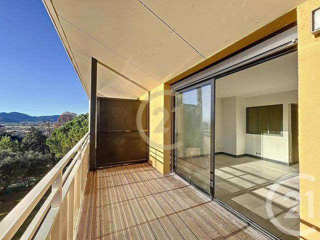 Appartement Studio Cabine &agrave; louer - 1 pi&egrave;ce - 31,32 m2 - Cannes La Bocca - 06 - PROVENCE-ALPES-COTE-D-AZUR