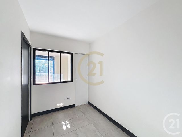 Appartement Studio Cabine &agrave; louer - 1 pi&egrave;ce - 31,32 m2 - Cannes La Bocca - 06 - PROVENCE-ALPES-COTE-D-AZUR