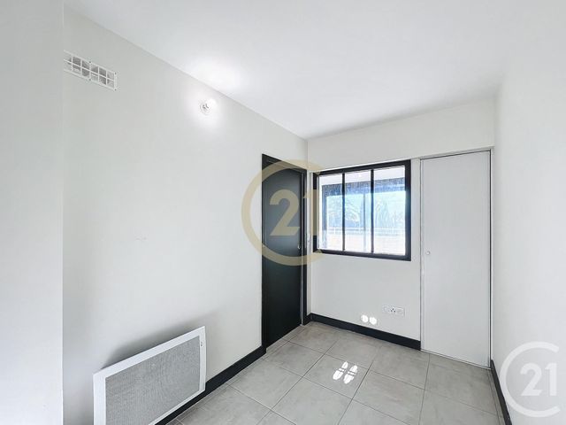 Appartement Studio Cabine &agrave; louer - 1 pi&egrave;ce - 31,32 m2 - Cannes La Bocca - 06 - PROVENCE-ALPES-COTE-D-AZUR