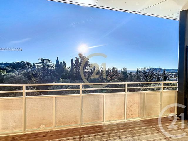 Appartement Studio Cabine &agrave; louer - 1 pi&egrave;ce - 31,32 m2 - Cannes La Bocca - 06 - PROVENCE-ALPES-COTE-D-AZUR