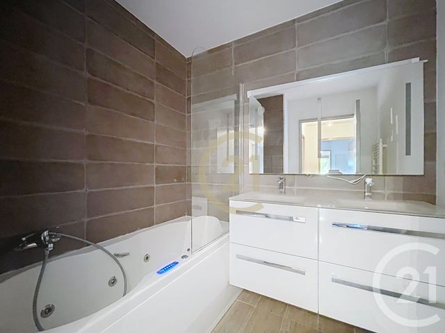 Appartement F3 &agrave; vendre - 3 pi&egrave;ces - 75,36 m2 - Cannes - 06 - PROVENCE-ALPES-COTE-D-AZUR