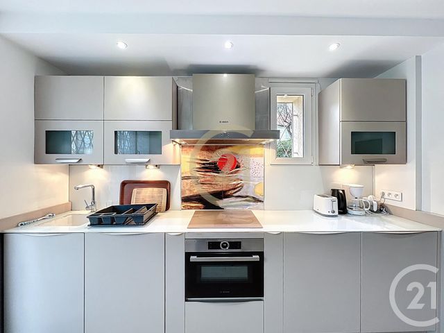 Appartement T2 &agrave; louer - 2 pi&egrave;ces - 32,80 m2 - Cannes La Bocca - 06 - PROVENCE-ALPES-COTE-D-AZUR