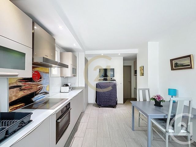 Appartement T2 &agrave; louer - 2 pi&egrave;ces - 32,80 m2 - Cannes La Bocca - 06 - PROVENCE-ALPES-COTE-D-AZUR