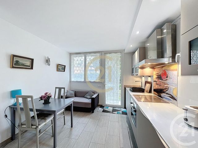 Appartement T2 &agrave; louer - 2 pi&egrave;ces - 32,80 m2 - Cannes La Bocca - 06 - PROVENCE-ALPES-COTE-D-AZUR