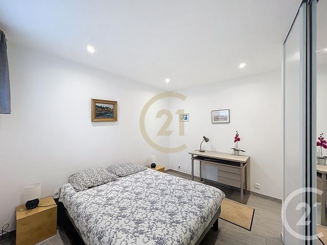 Appartement T2 &agrave; louer - 2 pi&egrave;ces - 32,80 m2 - Cannes La Bocca - 06 - PROVENCE-ALPES-COTE-D-AZUR