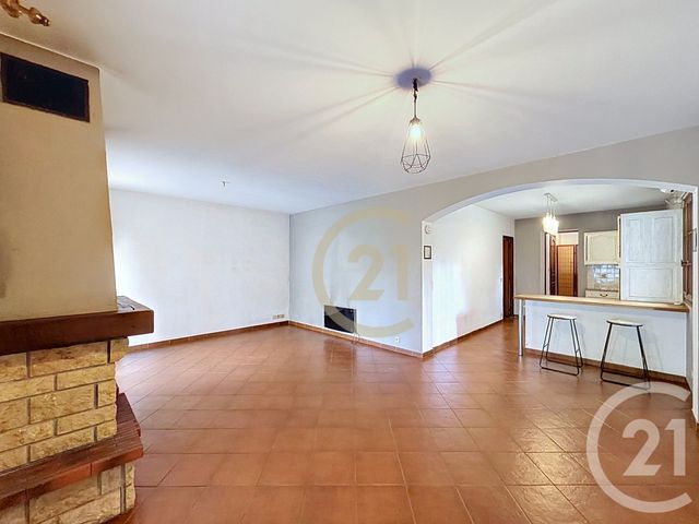 Appartement T2 &agrave; louer - 2 pi&egrave;ces - 70 m2 - Cannes La Bocca - 06 - PROVENCE-ALPES-COTE-D-AZUR