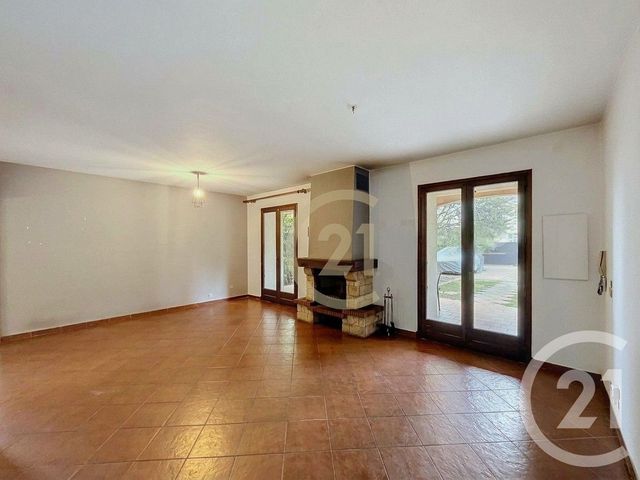 Appartement T2 &agrave; louer - 2 pi&egrave;ces - 70 m2 - Cannes La Bocca - 06 - PROVENCE-ALPES-COTE-D-AZUR