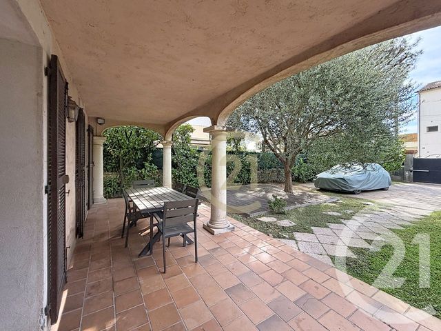 Appartement T2 &agrave; louer - 2 pi&egrave;ces - 70 m2 - Cannes La Bocca - 06 - PROVENCE-ALPES-COTE-D-AZUR